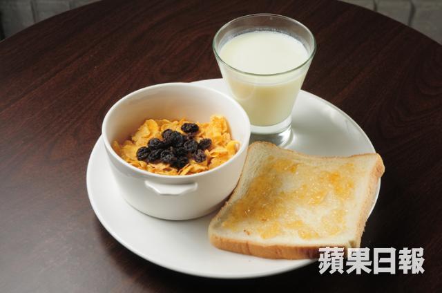 ■研究顯示不吃早餐者，心臟病發作的風險較有吃早餐習慣的男士高27%。