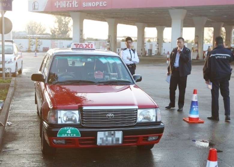 警員在現場調查。(陳家富攝)