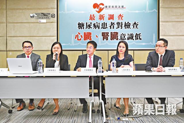 ■蕭頌華醫生（左）、丘思欣醫生（右二）及楊俊業醫生（右）表示，糖尿病可影響心血管健康，不容忽視。何家達攝