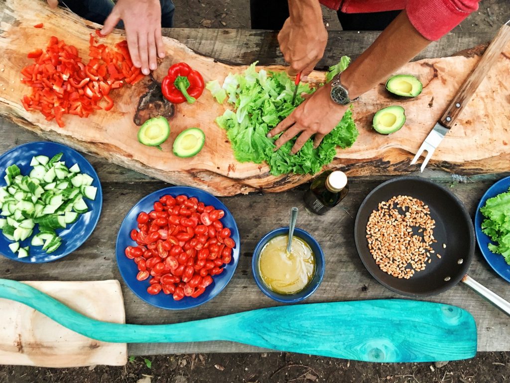 只要懂得挑選,素食的營養價值不見得遜於肉類。(Maarten van den Heuvel/unsplash)