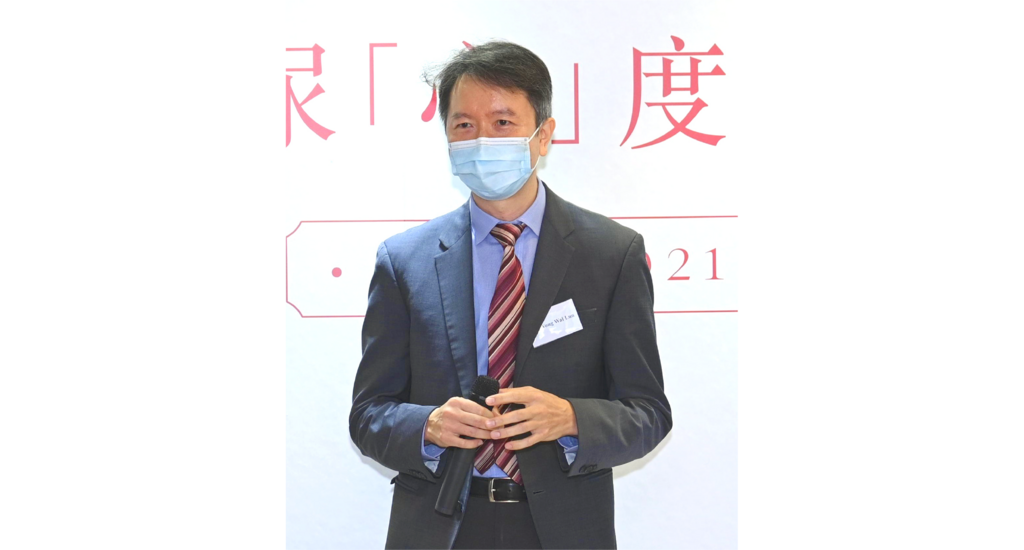 ▲ 心臟科專科黃煒倫醫生表示診症時使用一些「小工具」，如在病人前設置一個屏幕，顯示病情重點，應有助他們明白及了解病情。